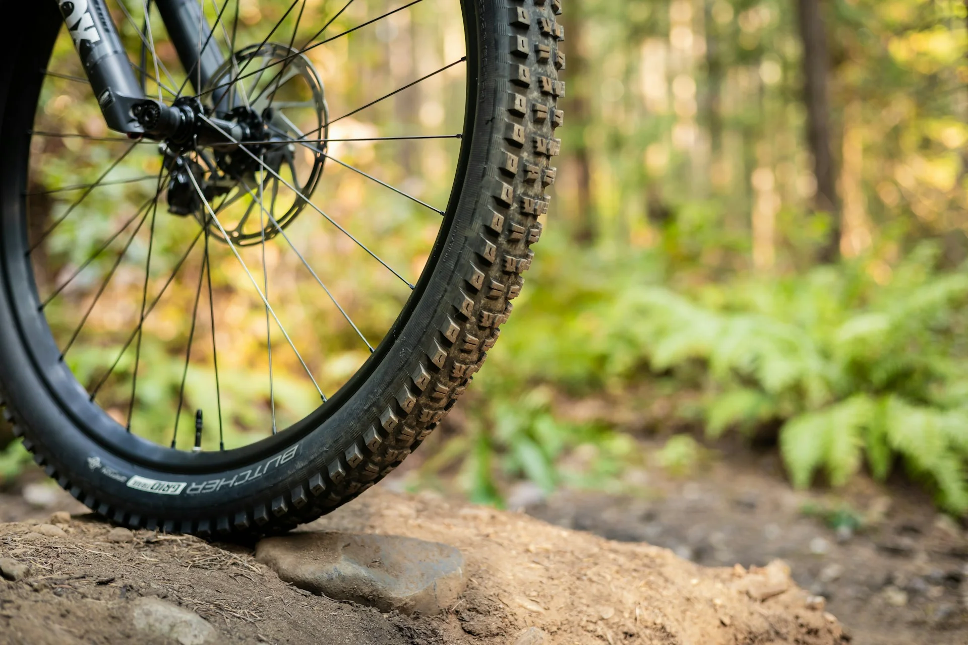 How to Fit (and Remove) Stubborn Tubeless Tyres